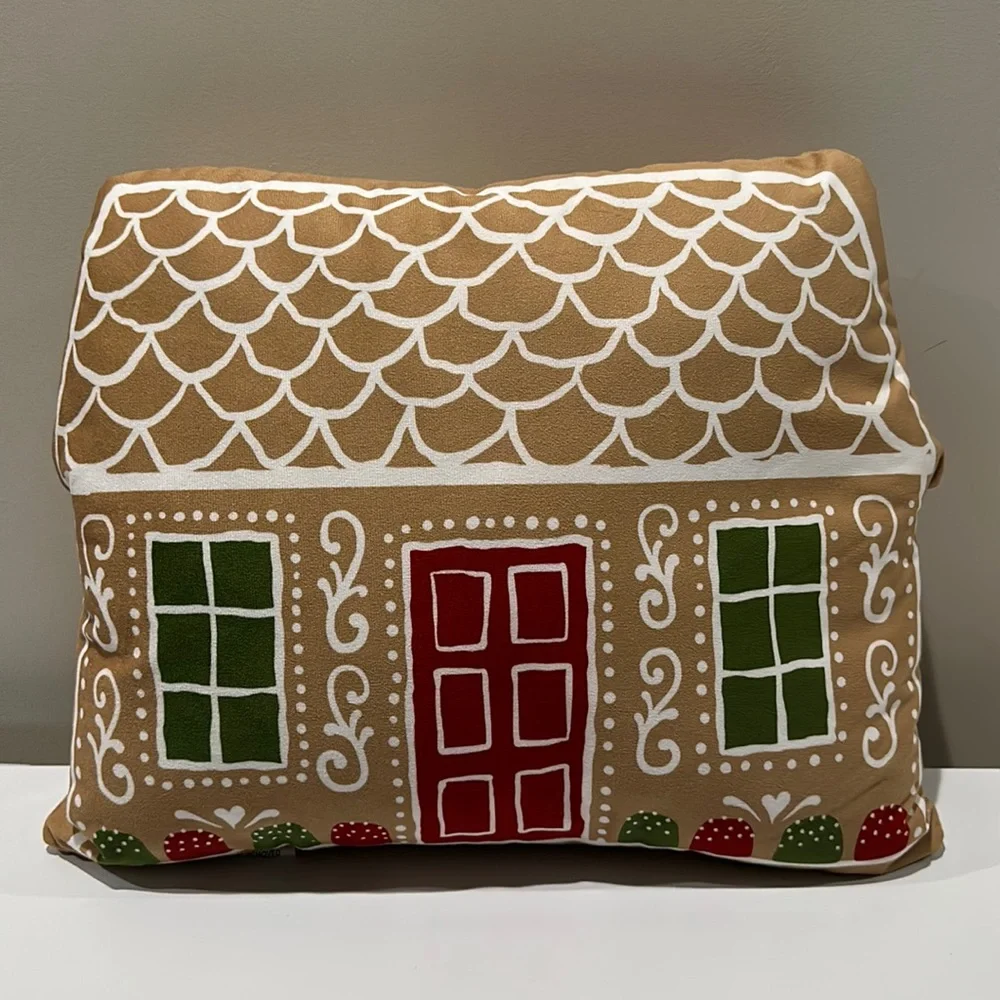 🌸NEW HOBBY LOBBY GINGERBREAD HOUSE PILLOW CHRISTMAS DECORATIONS (14in. X 18in).